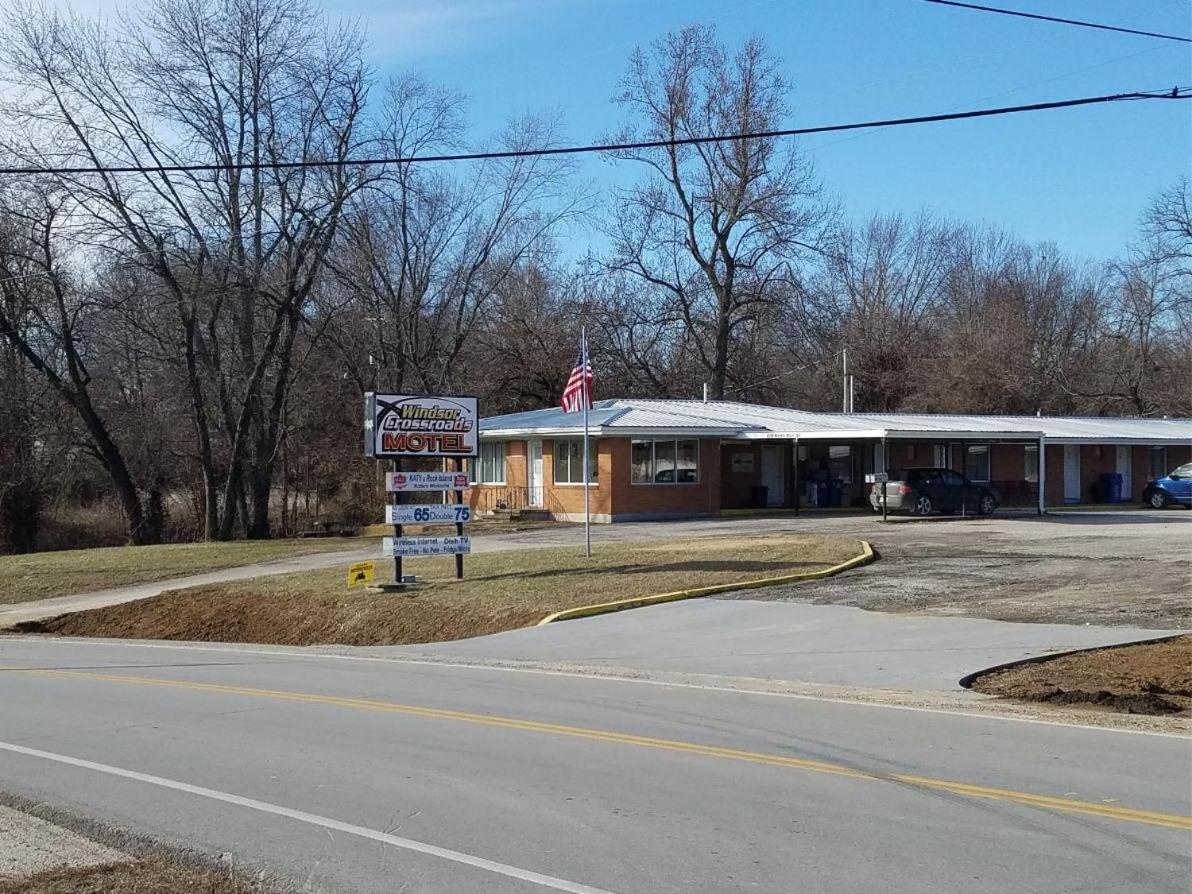 Windsor Crossroads Motel Extérieur photo